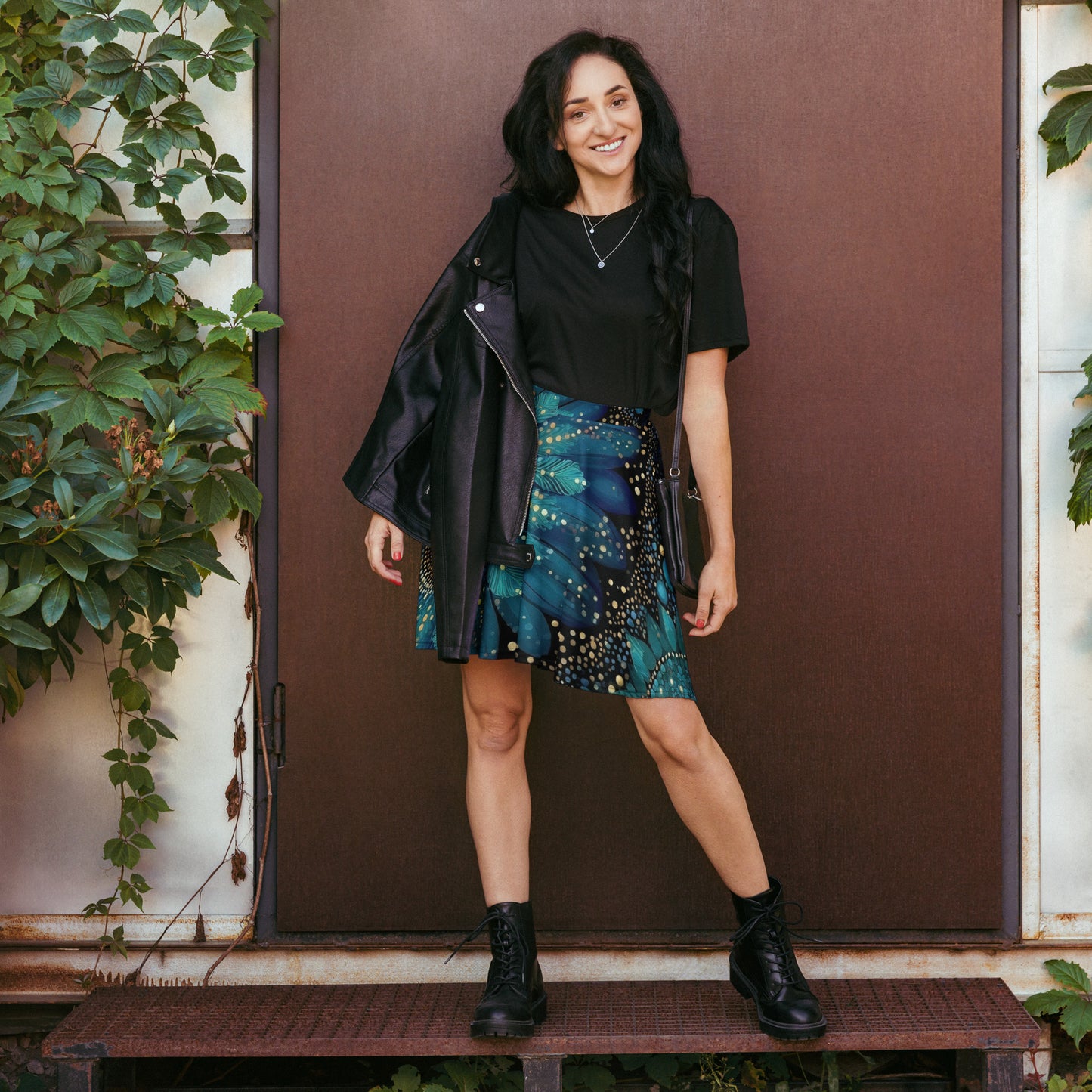 Look complet avec jupe patineuse Fleurs de Nuit et style tendance décalé