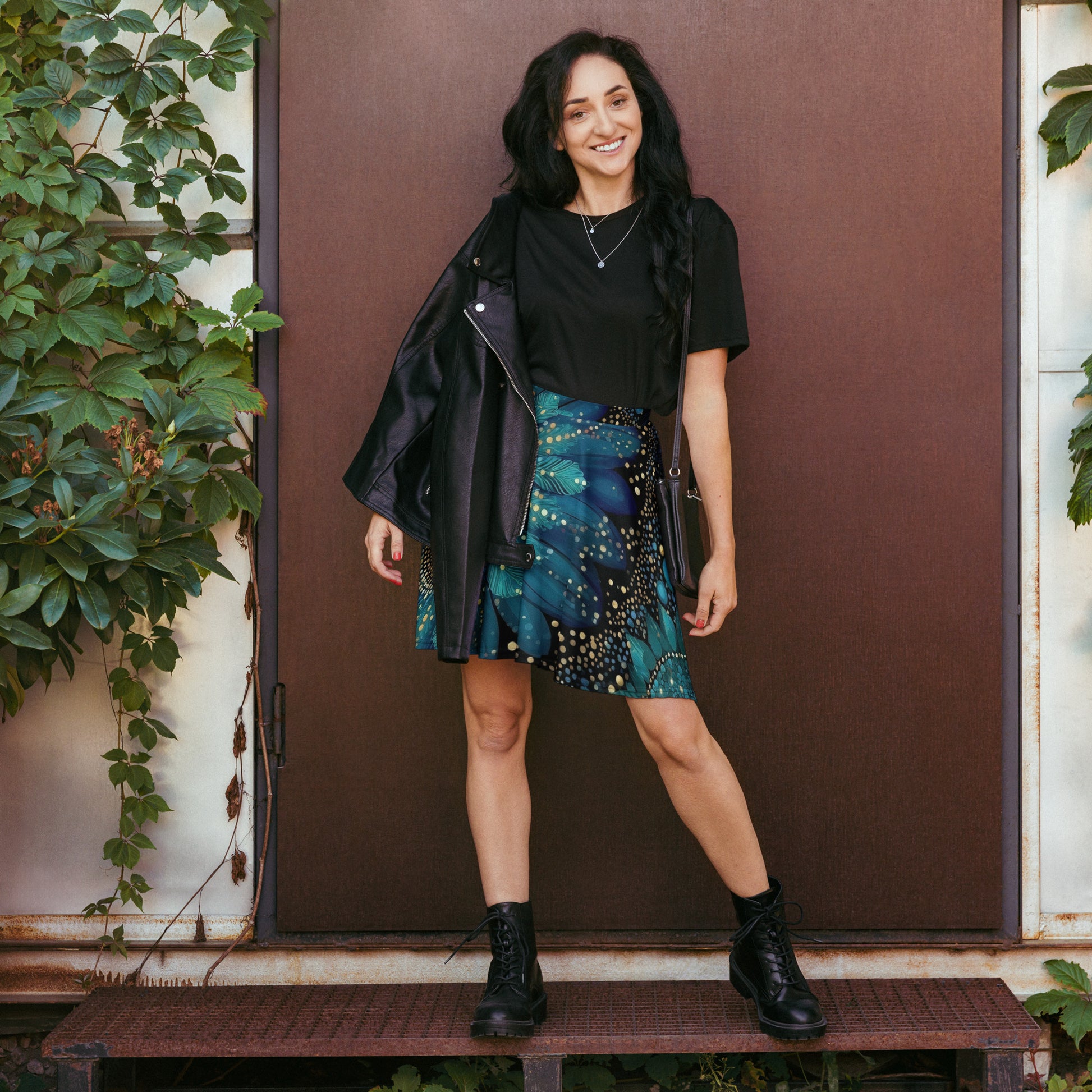 Look complet avec jupe patineuse Fleurs de Nuit et style tendance décalé