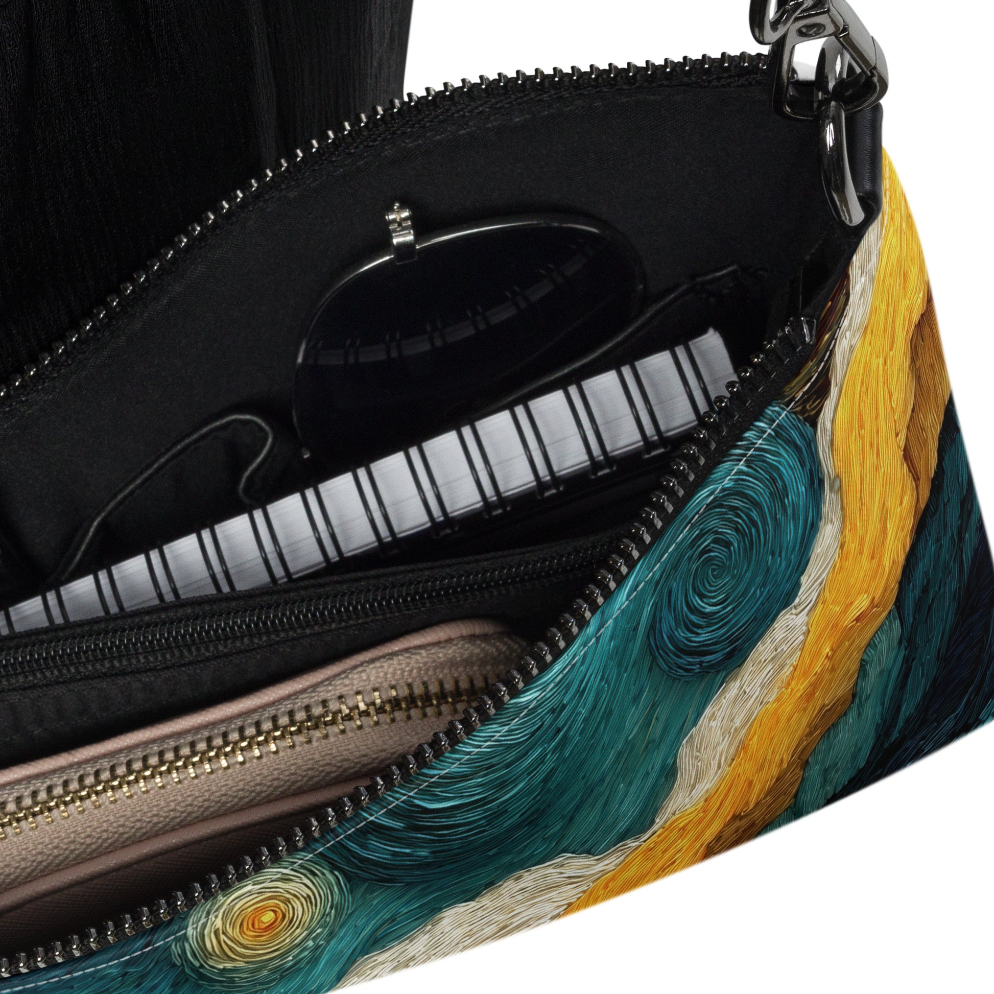 Sac minimaliste représentant un paysage montagneux bleu et doré façon peinture impressionniste.