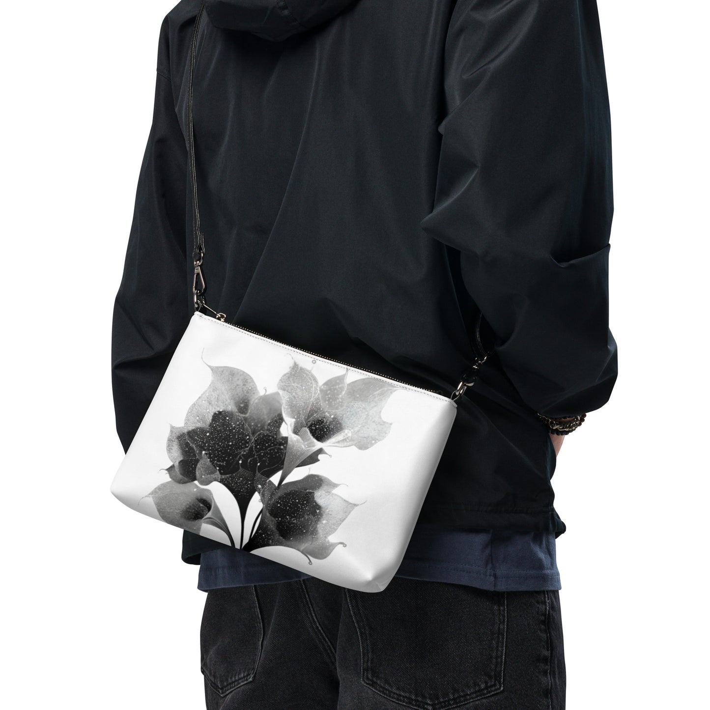 Motif de callas stylisés imprimé sur faux cuir premium.