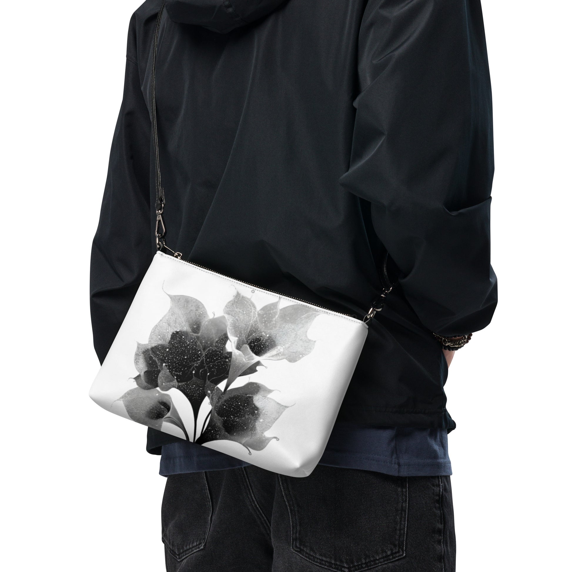 Motif de callas stylisés imprimé sur faux cuir premium.