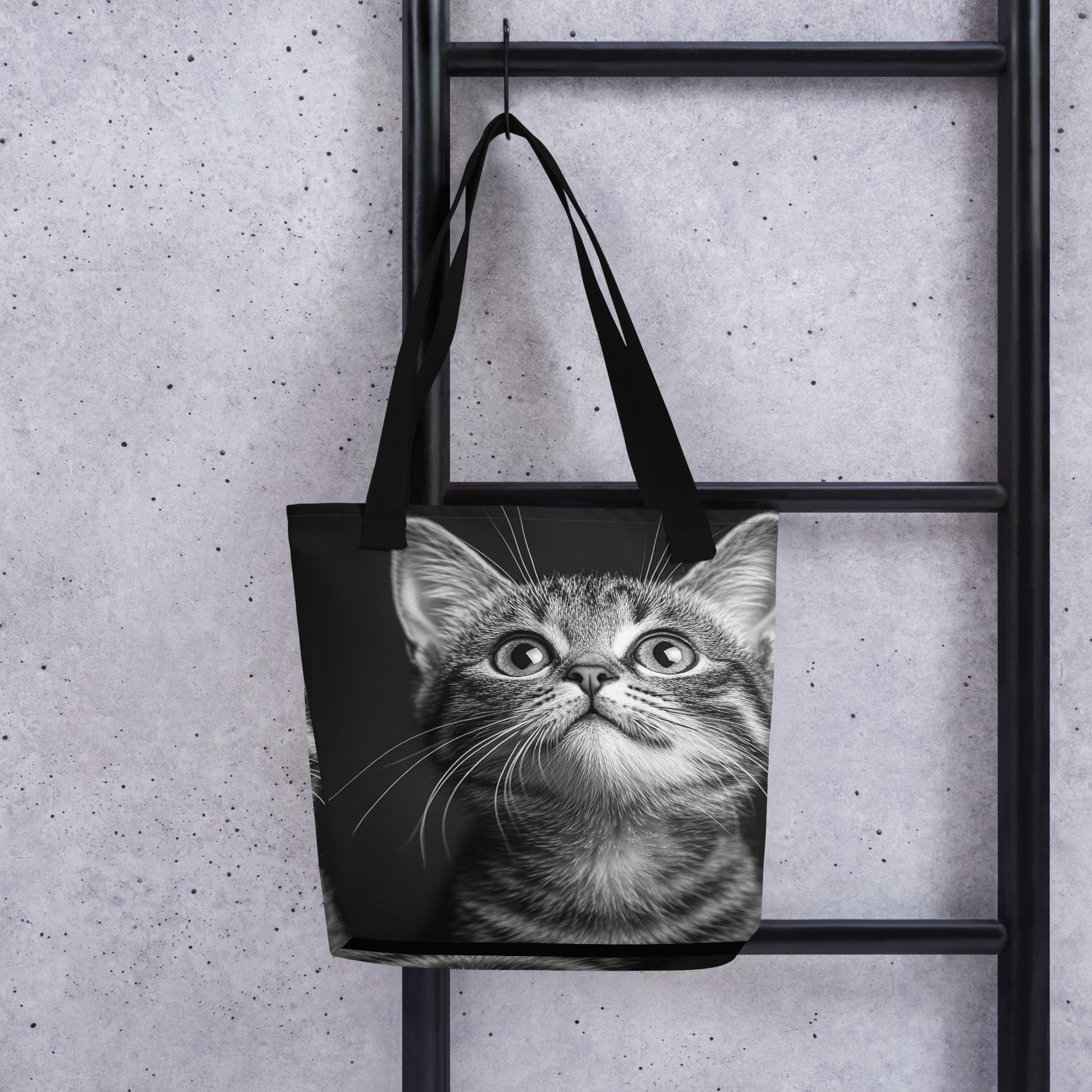 Tote bag Chaton porté au quotidien pour courses ou bureau